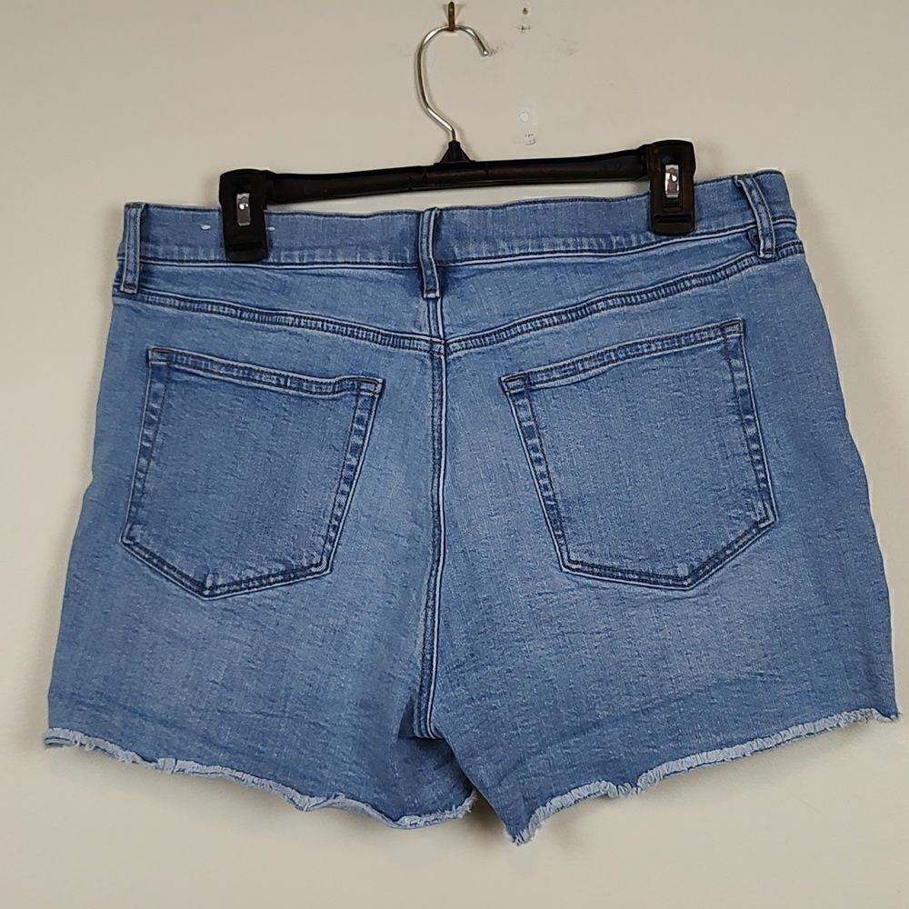 LOFT 4" Denim Short - Picture 9 of 10